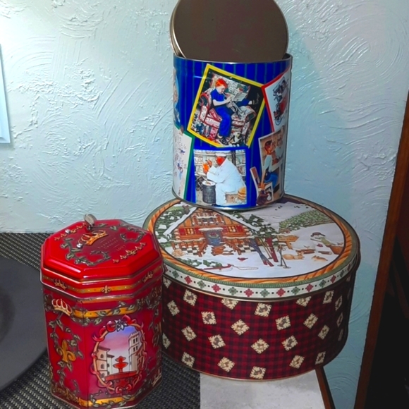 3 XMAS TINS - Picture 2 of 5